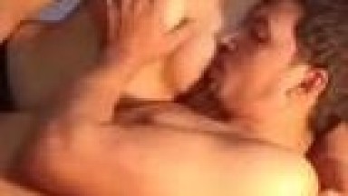 wanita ini mengelus kontol pria dan menyuruh untuk memasuki tempek nya | viral