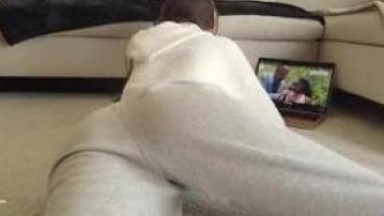 Adegan porno yang bikin aku tertawa dan orgasme bersamaan | memekcantik