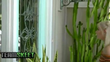 Mengajari Gadis Heteroseksual yang Penasaran | memekcantik