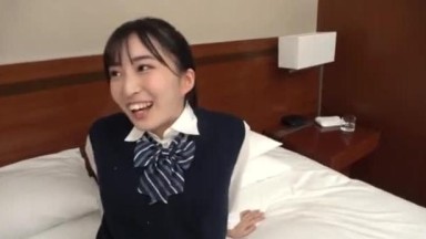Si cantik berkulit putih dengan puting merah muda (18) Sejumlah besar air mani kental