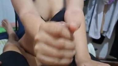 penis ku di kocok in dengan cepat