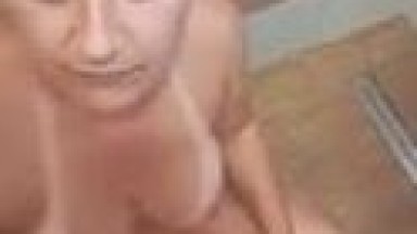 nenen wanita ini di kencingin