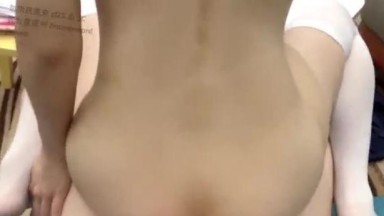gadis cantik duduk di penisku