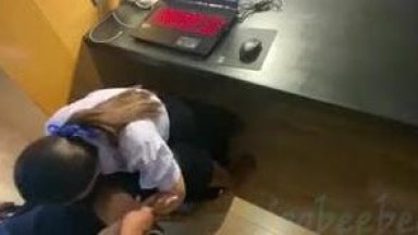 anak sma di kentot sambil lihat video porno di laptop